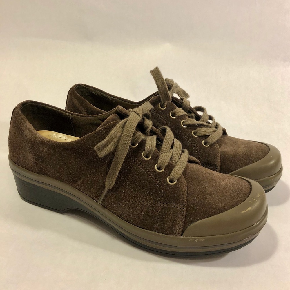 Dansko Veda brown suede size 10 comfort clog lace
